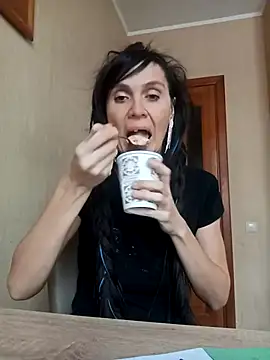 Francenia lolis online show from February 26, 7:29 am