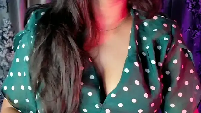 SexyAndHottie online show from February 5, 11:02 am