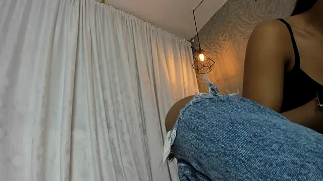 KOURTNEY-- online show from January 12, 2:39 am