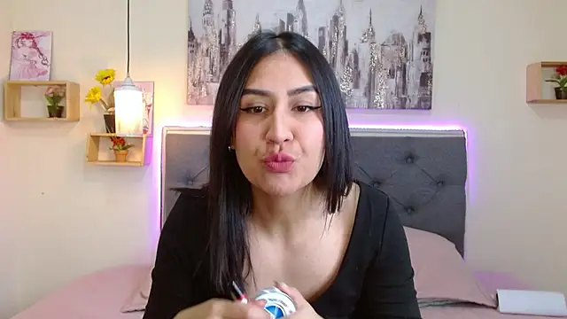 mia aira online show from September 14, 3:32 pm