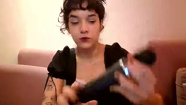 kimmykink online show from February 12, 10:44 pm