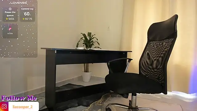 Lia Copper online show from October 22, 4:01 pm