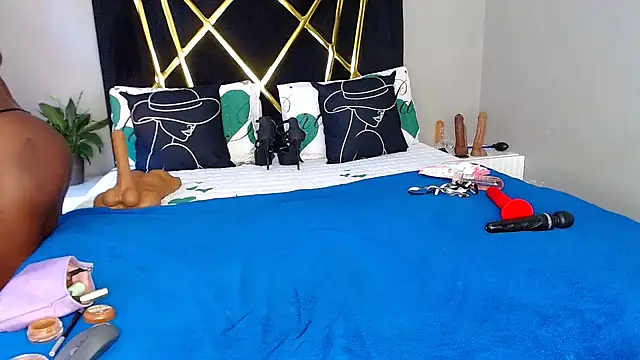 MissBigNipples online show from October 25, 5:04 am