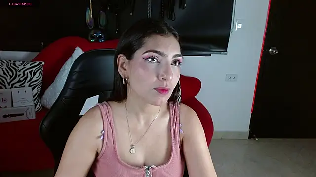 Carolaine69  online show from June 1, 1:24 pm