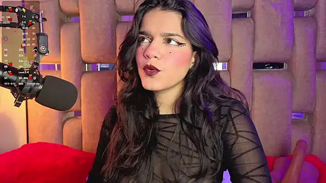 ValerieKay  online show from November 13, 9:25 pm