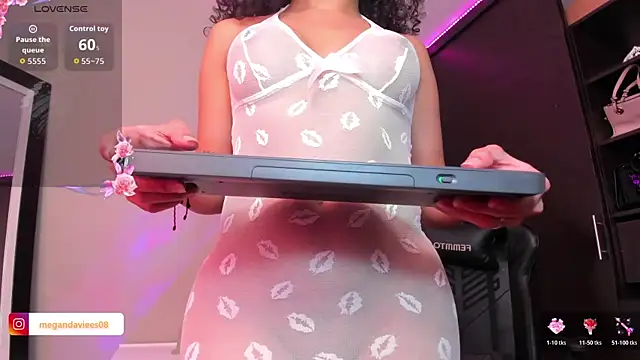 MeganDaviees online show from July 9, 7:49 pm