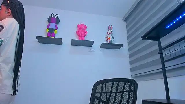 Gangster Girl online show from September 24, 12:42 am