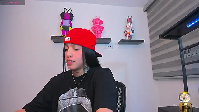 Gangster Girl online show from February 12, 12:45 am