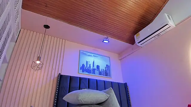 viiolett lee online show from November 20, 10:22 pm