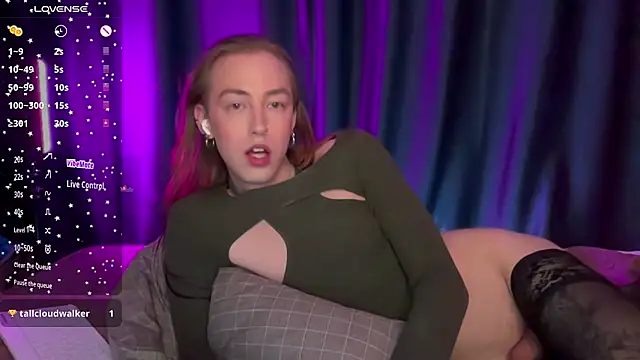 Avril Pearly  online show from February 11, 12:39 pm