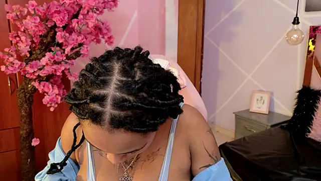 Elith noa online show from October 14, 7:27 pm