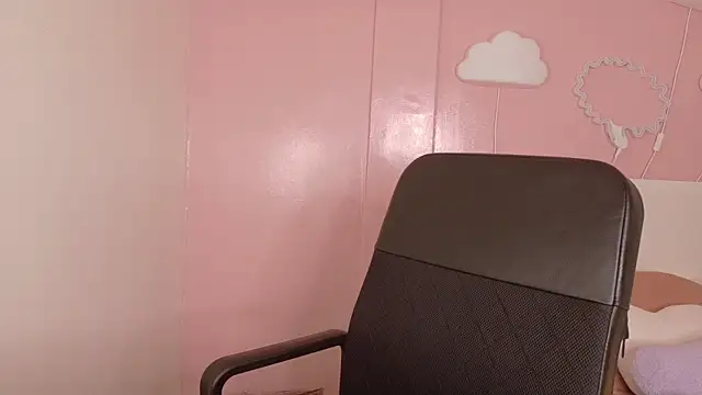 briannajackson  online show from November 14, 8:20 pm