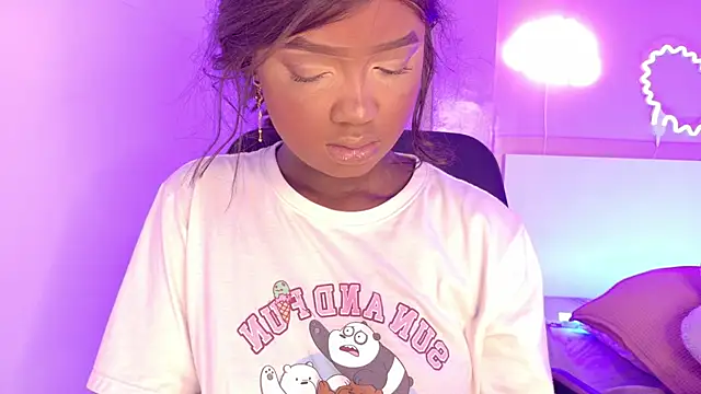 briannajackson  online show from December 15, 7:41 pm