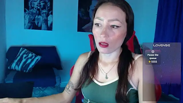 Sara-Guzman1 online show from April 16, 2:45 am