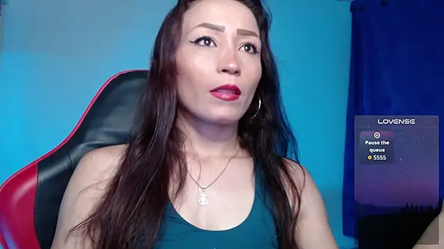 Sara-Guzman1 online show from February 1, 4:22 am