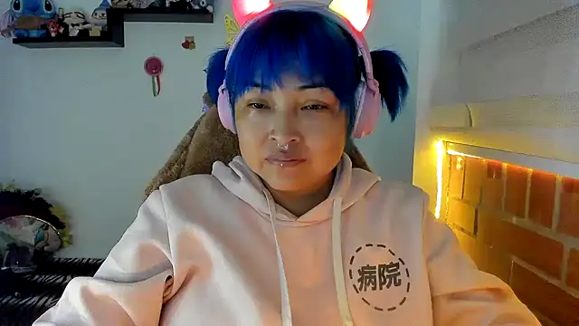 Snapshot of Shaddycute_ chatting on October 21, 10:14 pm Shaddycute online show from October 21, 10:14 pm
