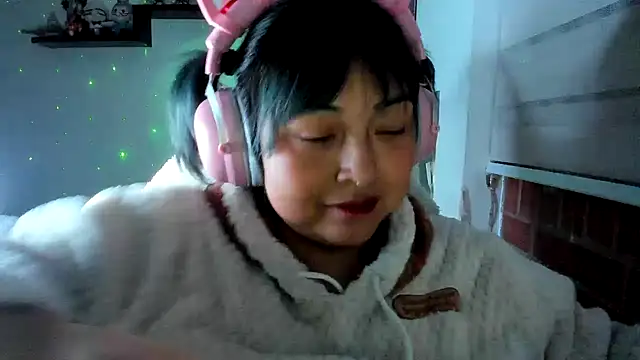 Shaddycute  online show from June 11, 3:36 am