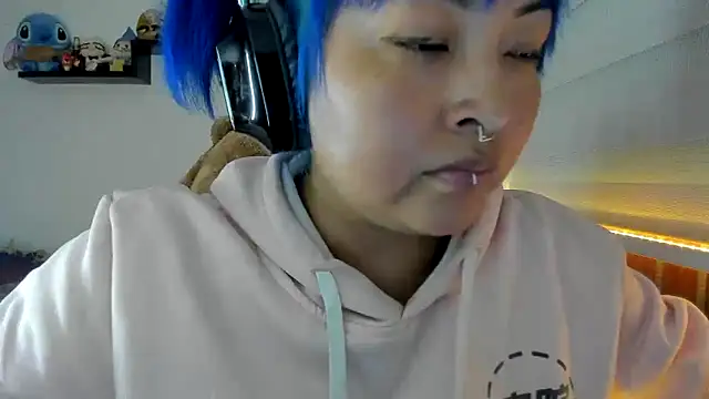 Snapshot of Shaddycute_ chatting on October 22, 10:15 pm Shaddycute online show from October 22, 10:15 pm