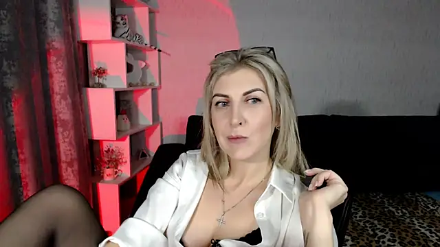 Amelia Harper online show from November 29, 4:33 pm