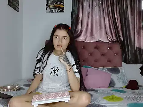 saritapretyy online show from September 9, 8:41 pm