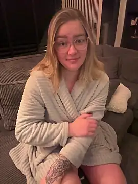 xX HotCouple Xx online show from November 17, 10:32 pm