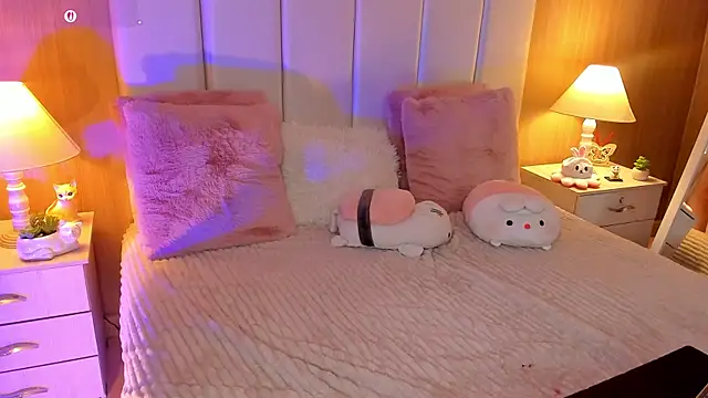 CaseyPiierce online show from November 8, 8:25 pm