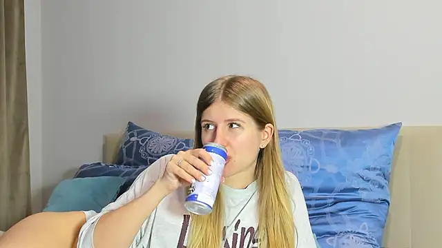 kirraa  online show from January 7, 6:00 pm