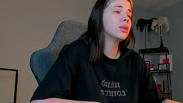 AliceSunday online show from November 25, 2:14 am