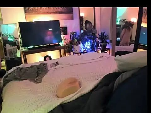 NinasNylonz online show from April 20, 9:56 am