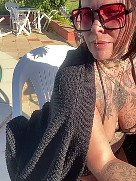 blondy40 online show from October 8, 2:10 pm