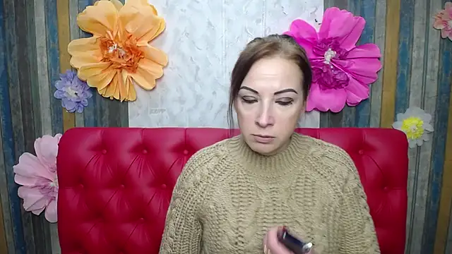 ElizabethSho online show from April 9, 5:07 pm