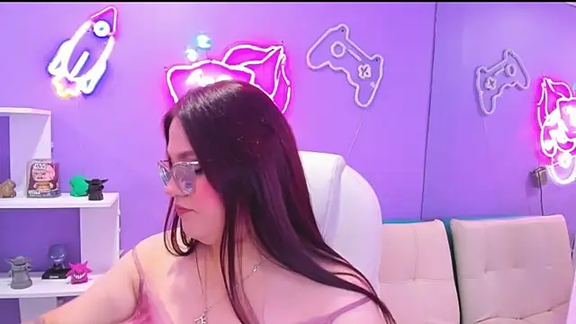 Camiila Osorio online show from September 24, 7:35 pm