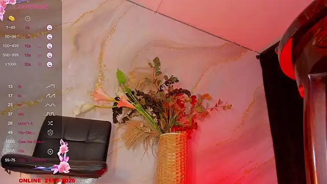 Snapshot of Karla-Ebony chatting on September 21, 3:54 pm Karla-Ebony online show from September 21, 3:54 pm