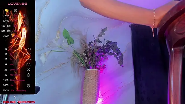 Snapshot of Karla-Ebony chatting on September 9, 2:17 pm Karla-Ebony online show from September 9, 2:17 pm