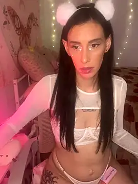 Snapshot of averietheangel chatting on October 3, 8:36 pm averietheangel online show from October 3, 8:36 pm