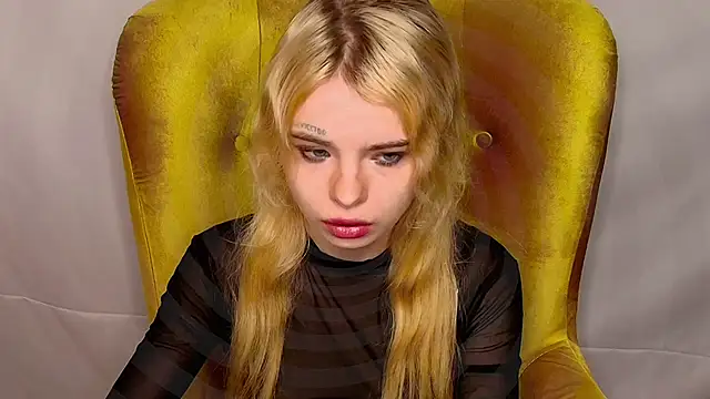 Snapshot of MisssLolaDarkAngel chatting on October 26, 2:01 pm MisssLolaDarkAngel online show from October 26, 2:01 pm