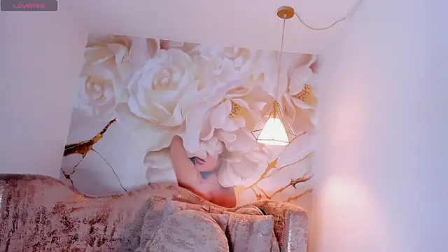 melaniecooperr online show from September 24, 11:59 pm