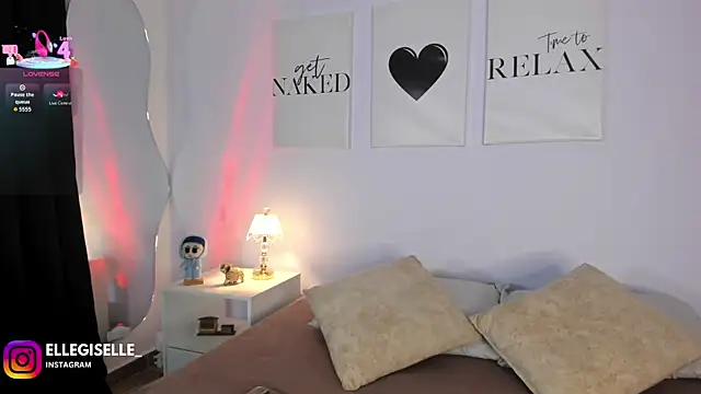 ElleGisellee online show from June 1, 9:44 am