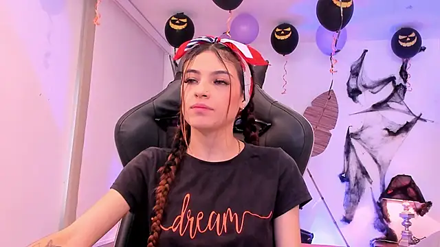 sofiarouge online show from October 20, 7:39 pm