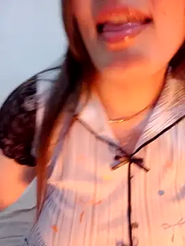 im here- online show from May 6, 8:24 pm