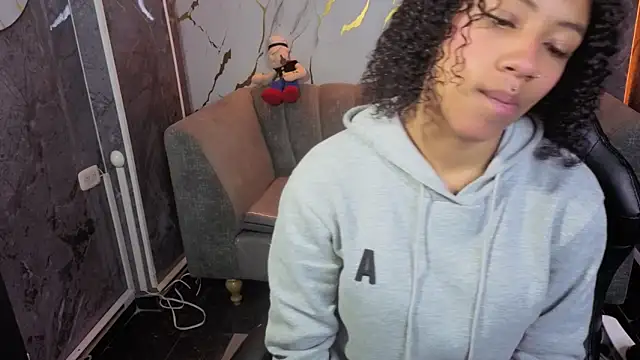 Violeth b online show from March 27, 1:01 pm