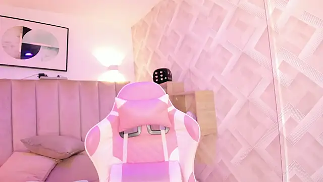 Haru Bonny online show from February 16, 8:20 pm