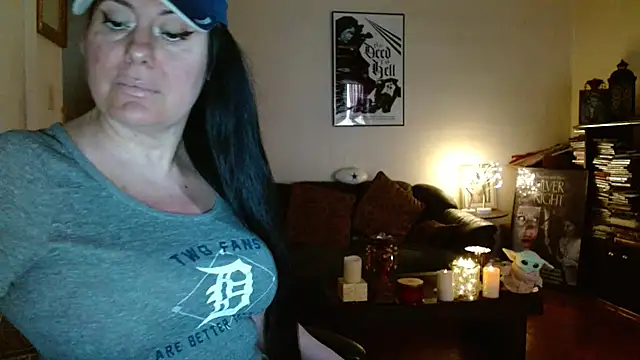 mandaloriangirls online show from April 16, 10:01 pm