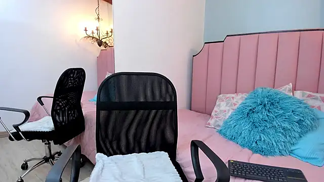 petty effy online show from February 26, 11:04 pm