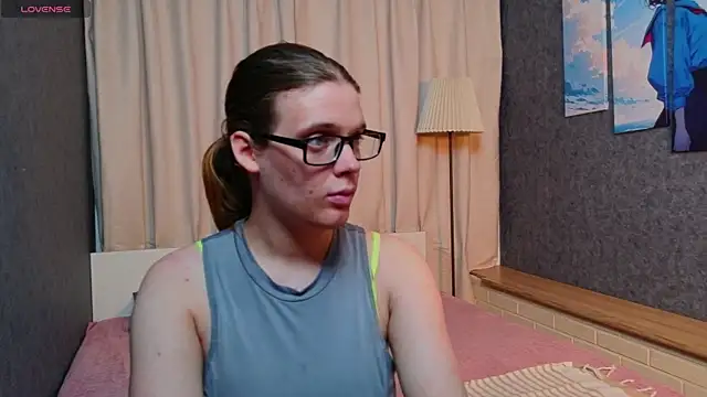 KIKI Krash online show from June 4, 3:27 pm