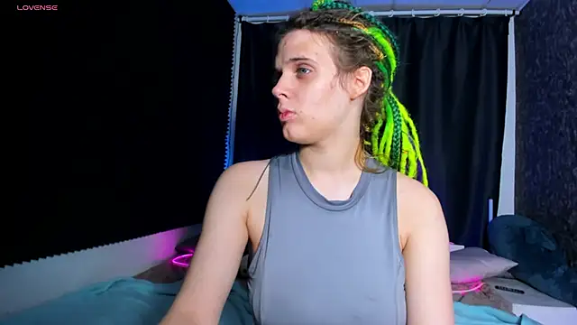 KIKI Krash online show from November 9, 10:33 am