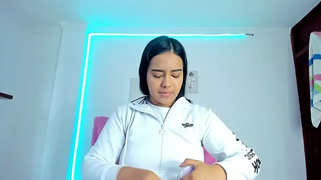 anniesweet- online show from April 23, 1:46 pm