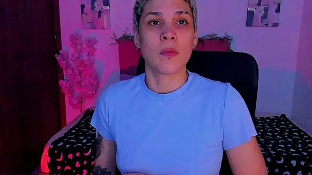 Snapshot of Charlee_pink chatting on October 24, 12:39 am Charlee pink online show from October 24, 12:39 am
