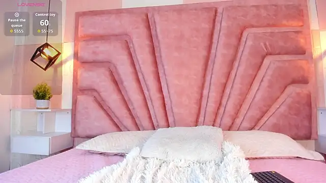 elisa collins online show from March 13, 1:45 pm