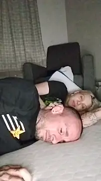 Snapshot of DirtyNorth chatting on October 31, 6:50 am DirtyNorth online show from October 31, 6:50 am